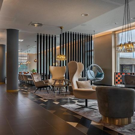Holiday Inn - The Niu, Ridge Halle Central Station By Ihg Exterior foto