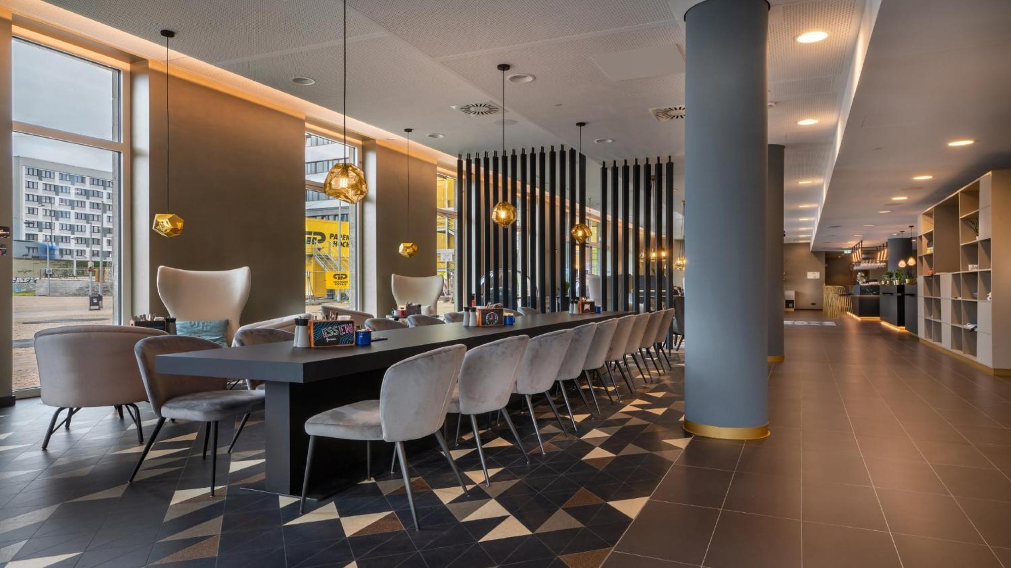 Holiday Inn - The Niu, Ridge Halle Central Station By Ihg Exterior foto